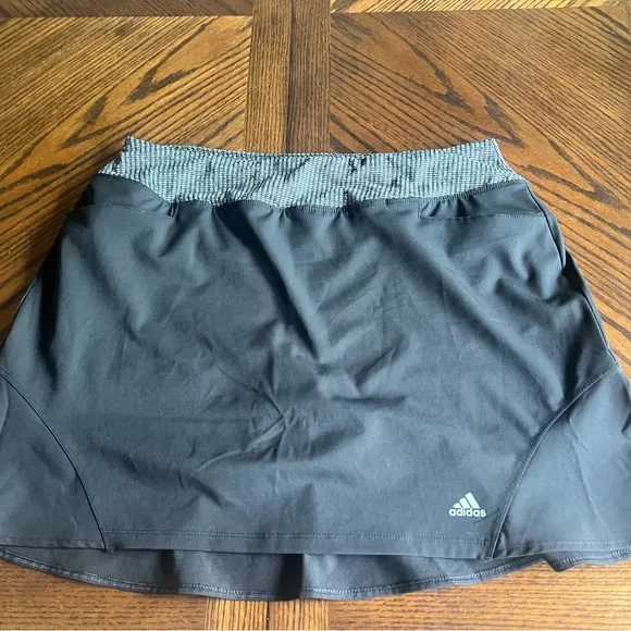 Adidas Black and Blue Mini Golf/Tennis Skirt Set - Picture 2 of 9